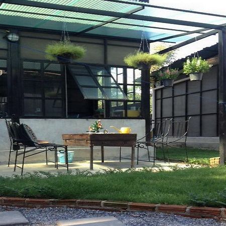 Viva Shack Hostel เชียงใหม่ ภายนอก รูปภาพ